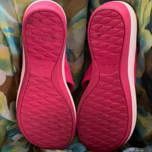 Skechers size 8 M Cloudsteppers soft cushion pink fabric flip flops - Picture 5 of 8